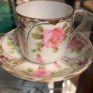 Beautiful Vintage Fine China Tea cup and saucer